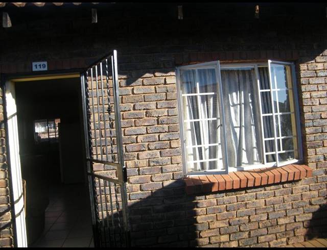 2 BEDROOM APARTMENT FOR SALE IN THE ORCHARDS